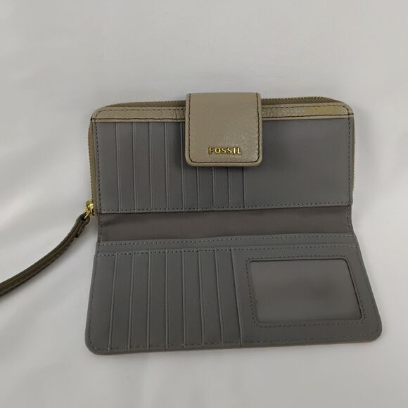 Fossil Taupe Leather Wallet - Picture 2 of 5